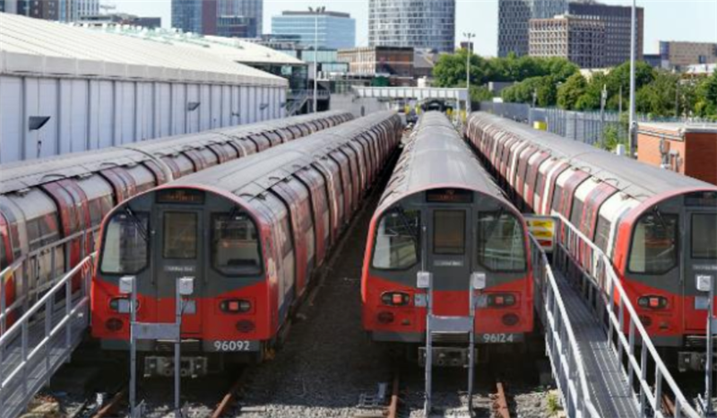 英国海运两大港口罢工,同时铁路工人计划进行罢工！